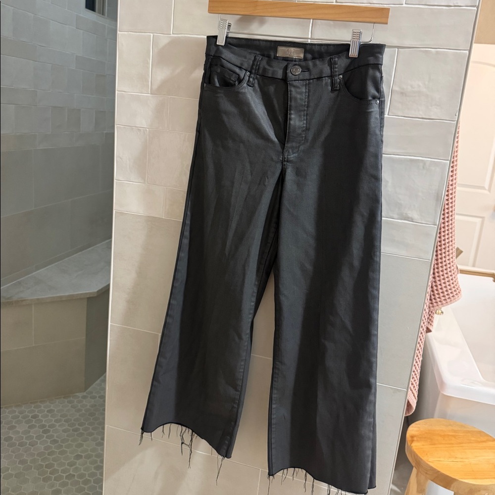 Kut gray cropped wide leg jeans. Size 4
